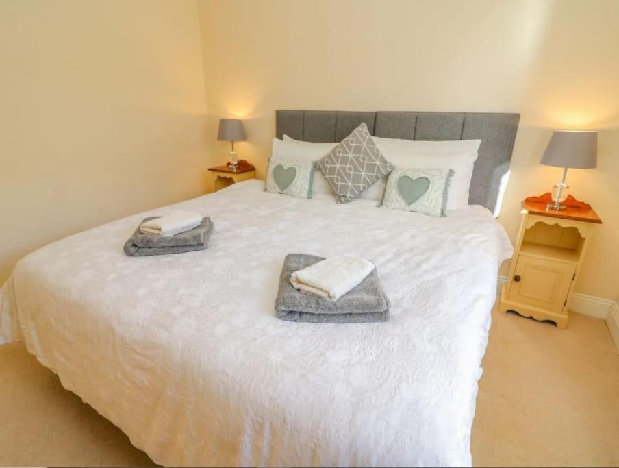 Levens Two Acres- Spacious, Delightful, Pet Free Bungalow מראה חיצוני תמונה